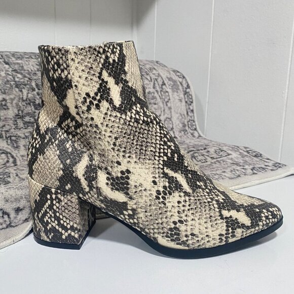 Steve Madden DAFNII Snakeskin Pointy Booties Size 7 - Picture 2 of 7